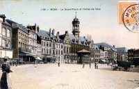 carte postale ancienne de Mons La Grand'Place et l'hôtel de ville.