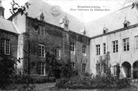 carte postale ancienne de Ecaussines Cour intérieure du Château-fort