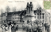 carte postale ancienne de Maaseik Statue Van Eyck