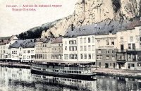 postkaart van Dinant Arrivée du Bateau à Vapeur Namur-Touriste