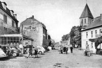 postkaart van Han-sur-Lesse Grand'Rue (avec l'Hôtel des Ardennes et l'Hôtel de la Lesse)