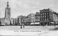 postkaart van Kortrijk La Grand'Place et la Tour St Martin
