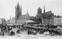 postkaart van Ieper La Grand'place un jour de marché