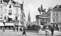 carte postale ancienne de Ostende Place Léopold - Statue Léopold Ier