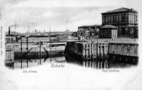 carte postale ancienne de Ostende Les écluses - Gare maritime