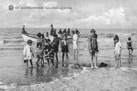 carte postale ancienne de Blankenberge Les enfants sur la plage