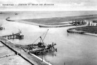 postkaart van Zeebrugge L'entrée du bassin des pêcheurs