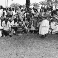 Congo Belge Femmes grimées de blanc lors d'une cérémonie