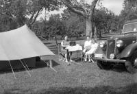 Alpes Vacances sous la tente - Austin modèle 1935