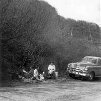 La Molignée (Belgique) Dans la vallée de la Molignée le 14 avril 1952 (Chevrolet Chevy Styleline)